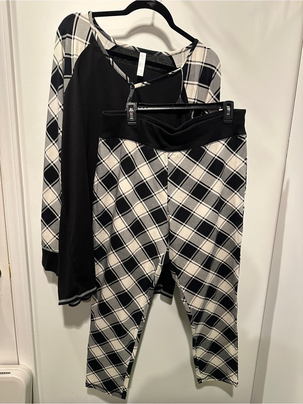 NWOT Cacique Cozy Plaid-Trim Black Lounge Pants & Top Set 18/20 - Picture 5 of 14